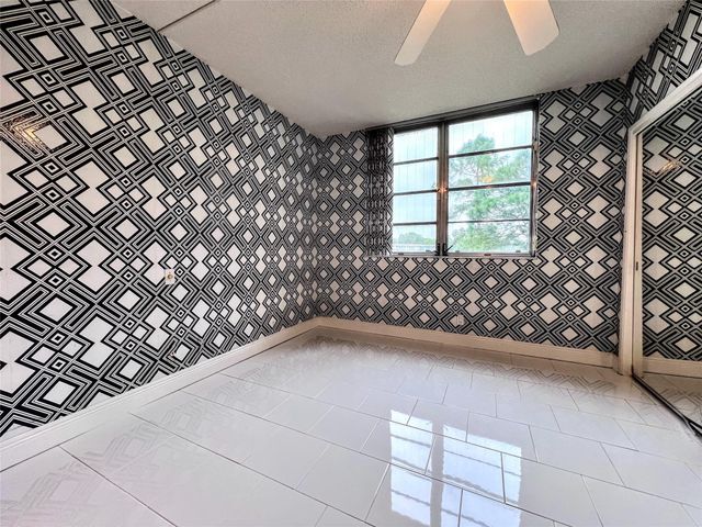 800 Cypress Grove Dr 106, Pompano Beach, FL 33069