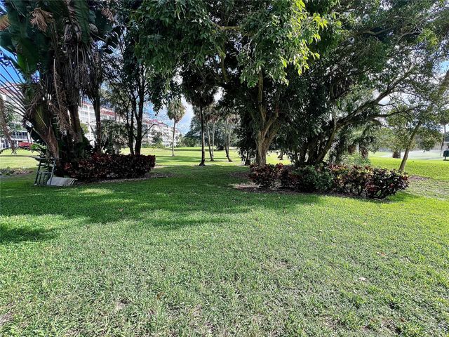 800 Cypress Grove Dr 106, Pompano Beach, FL 33069