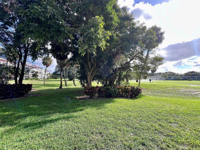 800 Cypress Grove Dr 106, Pompano Beach, FL 33069