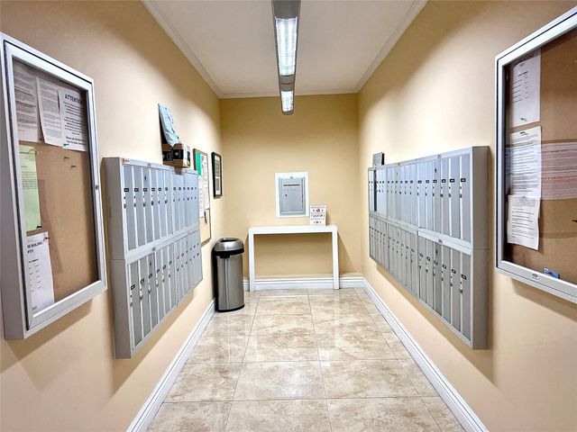 800 Cypress Grove Dr 106, Pompano Beach, FL 33069