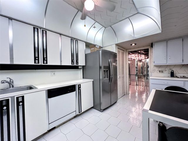 800 Cypress Grove Dr 106, Pompano Beach, FL 33069