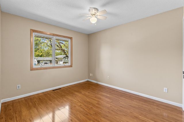 4708 Laura Lane, Shoreview, MN 55126