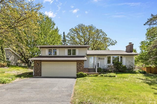 4708 Laura Lane, Shoreview, MN 55126