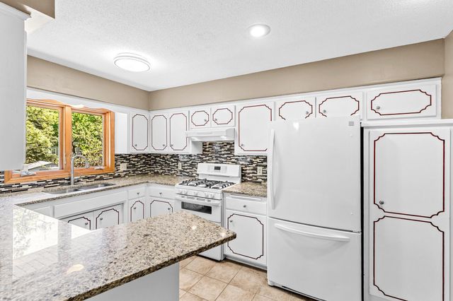 4708 Laura Lane, Shoreview, MN 55126