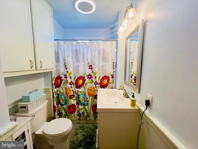 1049 E ALMOND STREET, Vineland, NJ 08360
