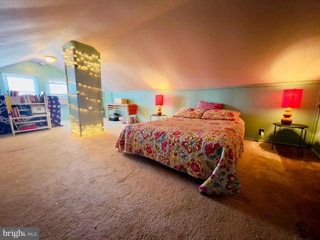 1049 E ALMOND STREET, Vineland, NJ 08360