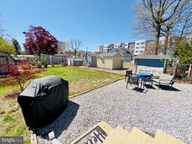 1049 E ALMOND STREET, Vineland, NJ 08360
