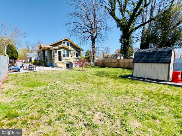1049 E ALMOND STREET, Vineland, NJ 08360