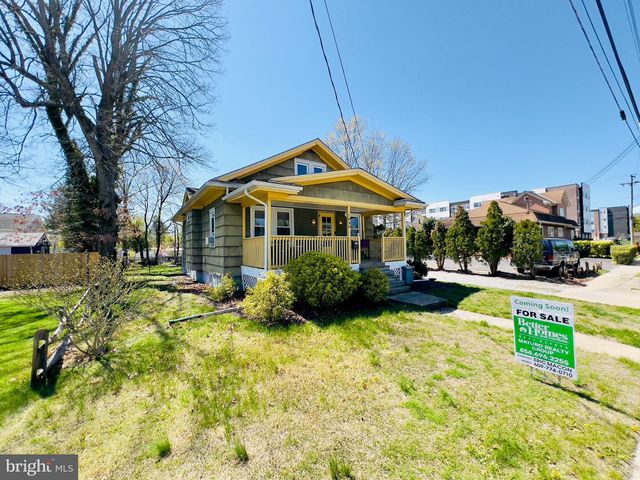 1049 E ALMOND STREET, Vineland, NJ 08360