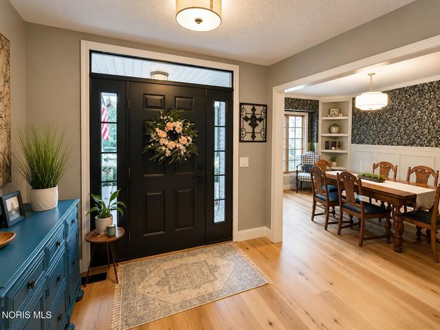 8249 Hidden Forest Drive, Holland, OH 43528