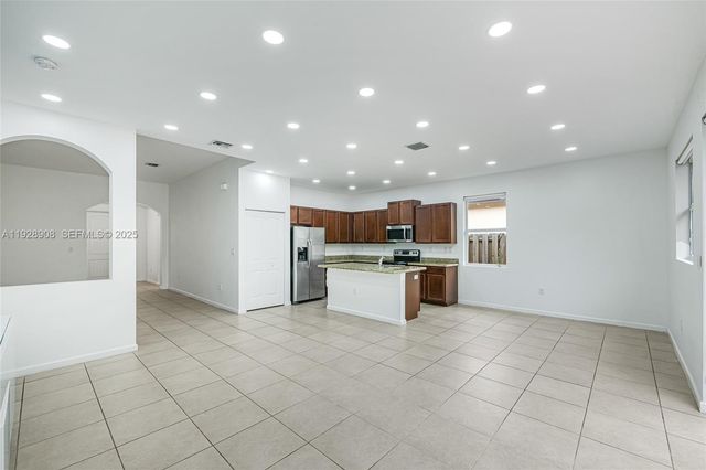 11863 SW 253rd Ter, Homestead, FL 33032