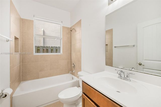 11863 SW 253rd Ter, Homestead, FL 33032