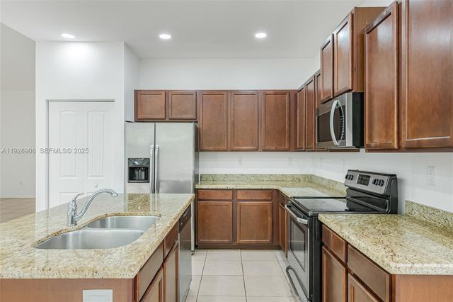 11863 SW 253rd Ter, Homestead, FL 33032