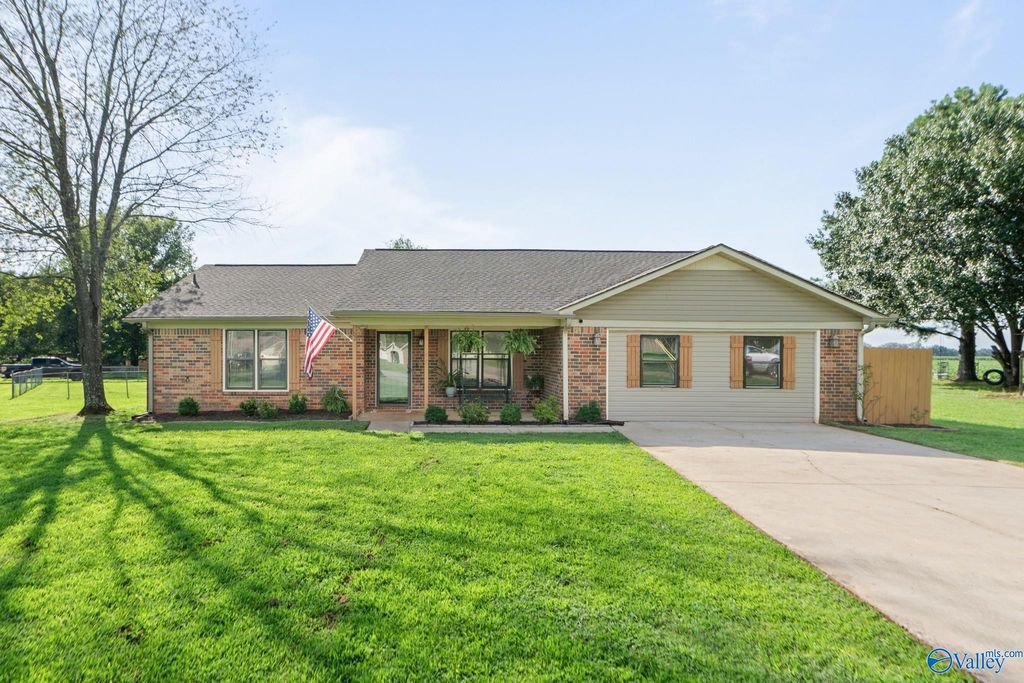 102 Harwell Circle, Meridianville, AL 35759