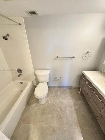 901 Hillcrest Dr 315, Hollywood, FL 33021