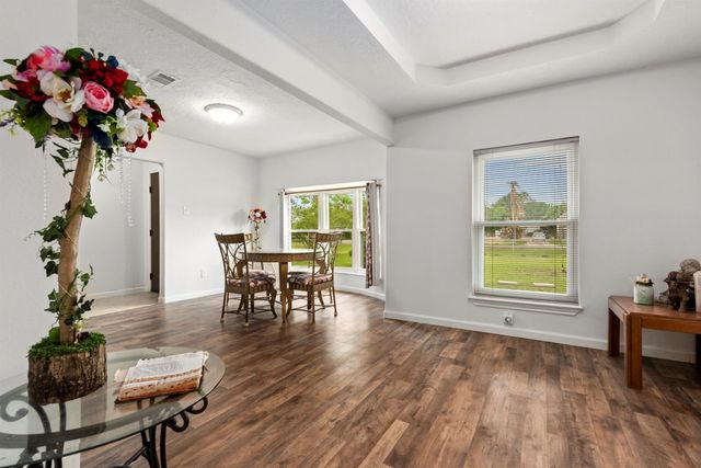 318 County Road 296d, Alvin, TX 77511