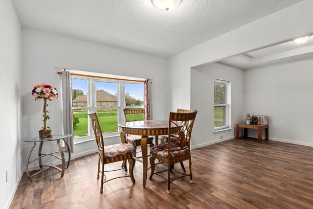 318 County Road 296d, Alvin, TX 77511