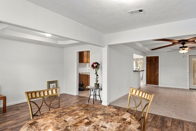 318 County Road 296d, Alvin, TX 77511