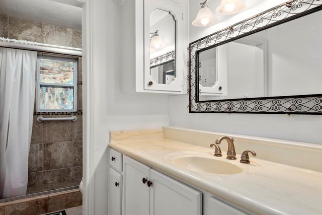 318 County Road 296d, Alvin, TX 77511