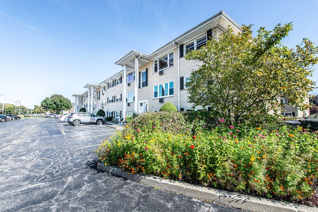 4931 N East River Road 3A, Norridge, IL 60706