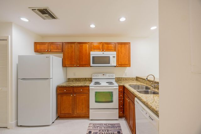 7520 La Paz Boulevard A104, Boca Raton, FL 33433
