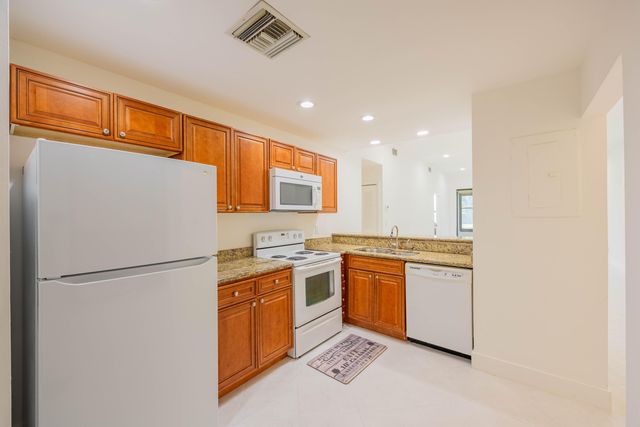7520 La Paz Boulevard A104, Boca Raton, FL 33433