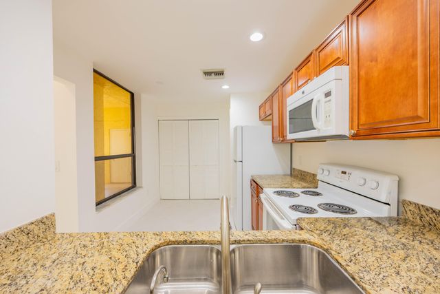 7520 La Paz Boulevard A104, Boca Raton, FL 33433