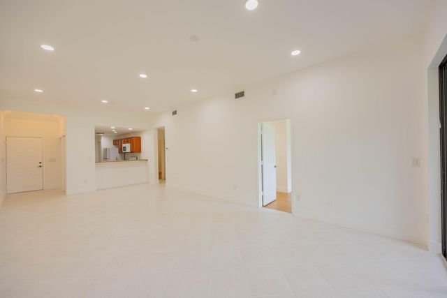 7520 La Paz Boulevard A104, Boca Raton, FL 33433