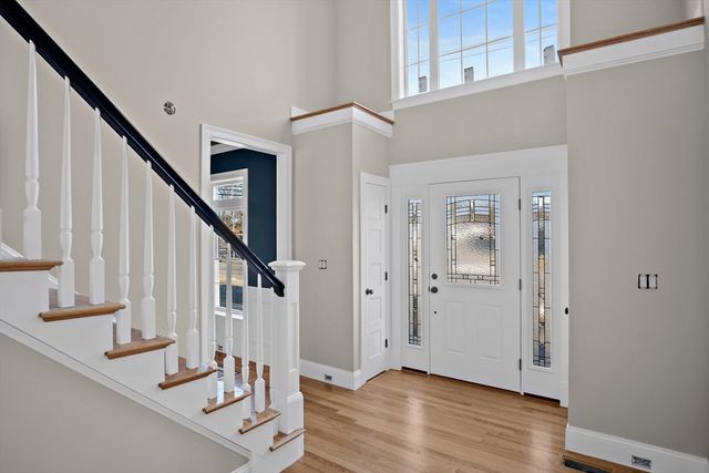23 Day Cir, Woburn, MA 01801