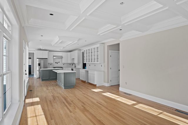 23 Day Cir, Woburn, MA 01801