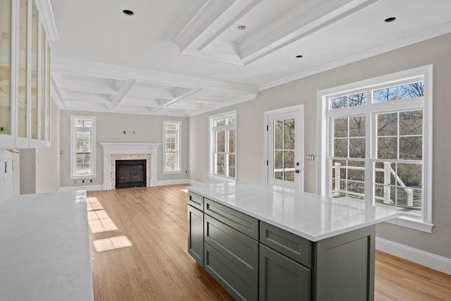 23 Day Cir, Woburn, MA 01801