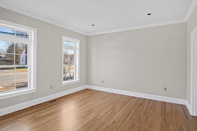 23 Day Cir, Woburn, MA 01801