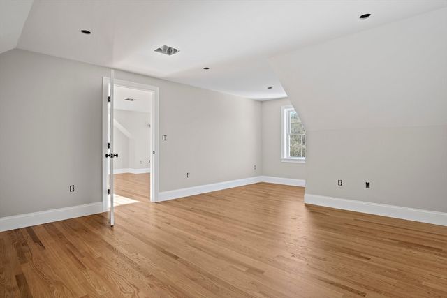 23 Day Cir, Woburn, MA 01801