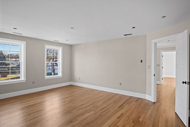 23 Day Cir, Woburn, MA 01801