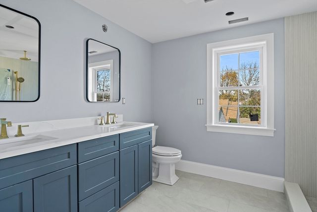 23 Day Cir, Woburn, MA 01801