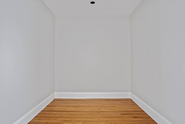 23 Day Cir, Woburn, MA 01801