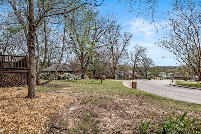 409 Lakeview Drive, Springdale, AR 72764