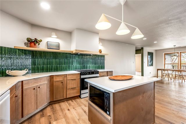 409 Lakeview Drive, Springdale, AR 72764