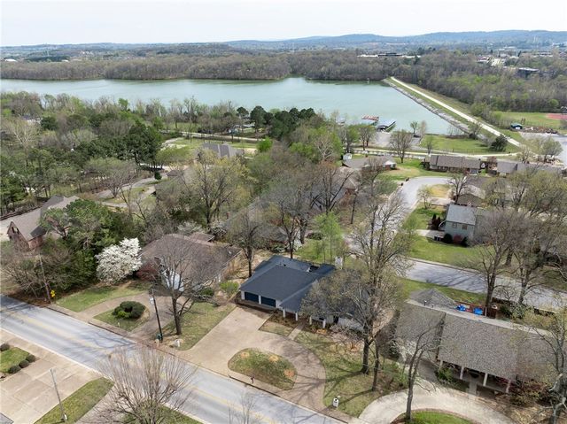 409 Lakeview Drive, Springdale, AR 72764