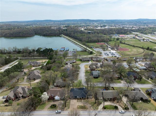 409 Lakeview Drive, Springdale, AR 72764