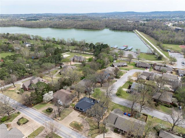 409 Lakeview Drive, Springdale, AR 72764