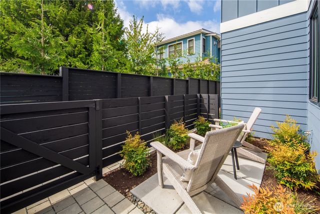 713 B N 70th Street, Seattle, WA 98103