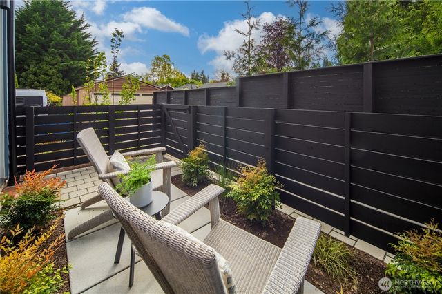 713 B N 70th Street, Seattle, WA 98103