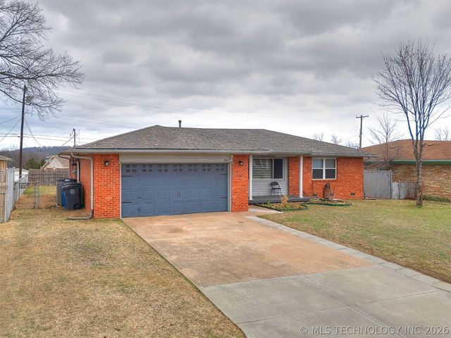 2415 W 45th Place, Tulsa, OK 74107