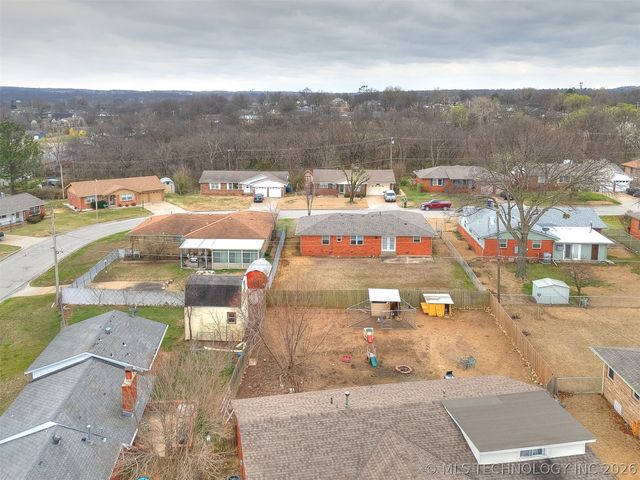 2415 W 45th Place, Tulsa, OK 74107