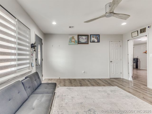 2415 W 45th Place, Tulsa, OK 74107