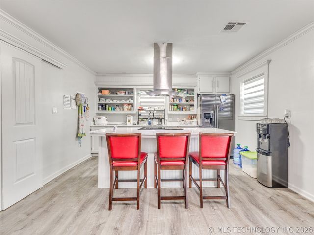 2415 W 45th Place, Tulsa, OK 74107