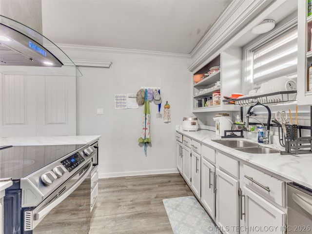 2415 W 45th Place, Tulsa, OK 74107