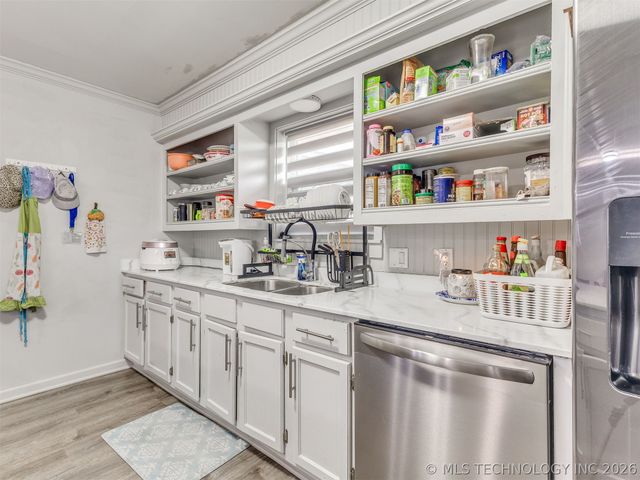 2415 W 45th Place, Tulsa, OK 74107