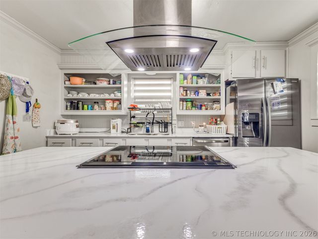 2415 W 45th Place, Tulsa, OK 74107